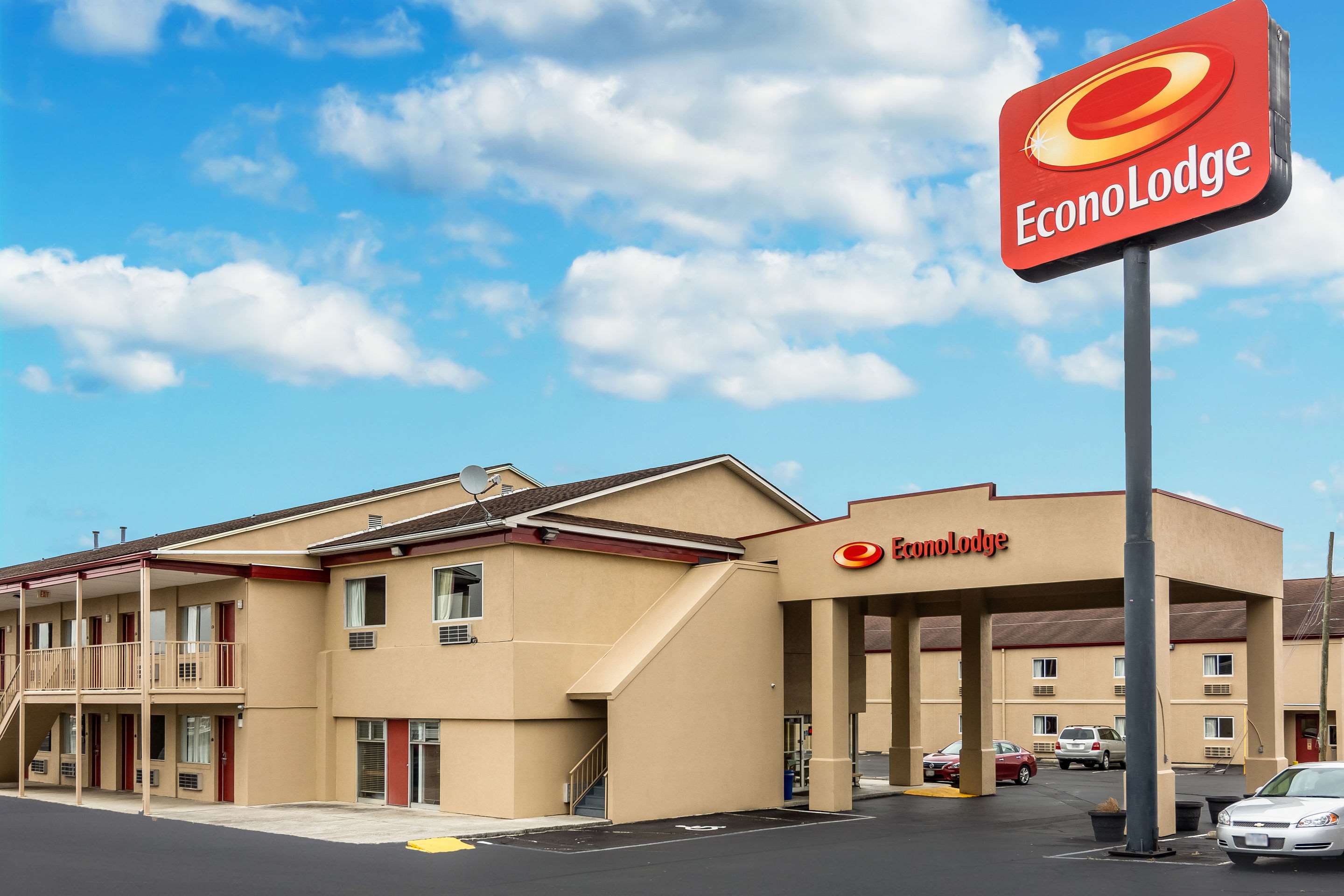 Econo Lodge East Photo