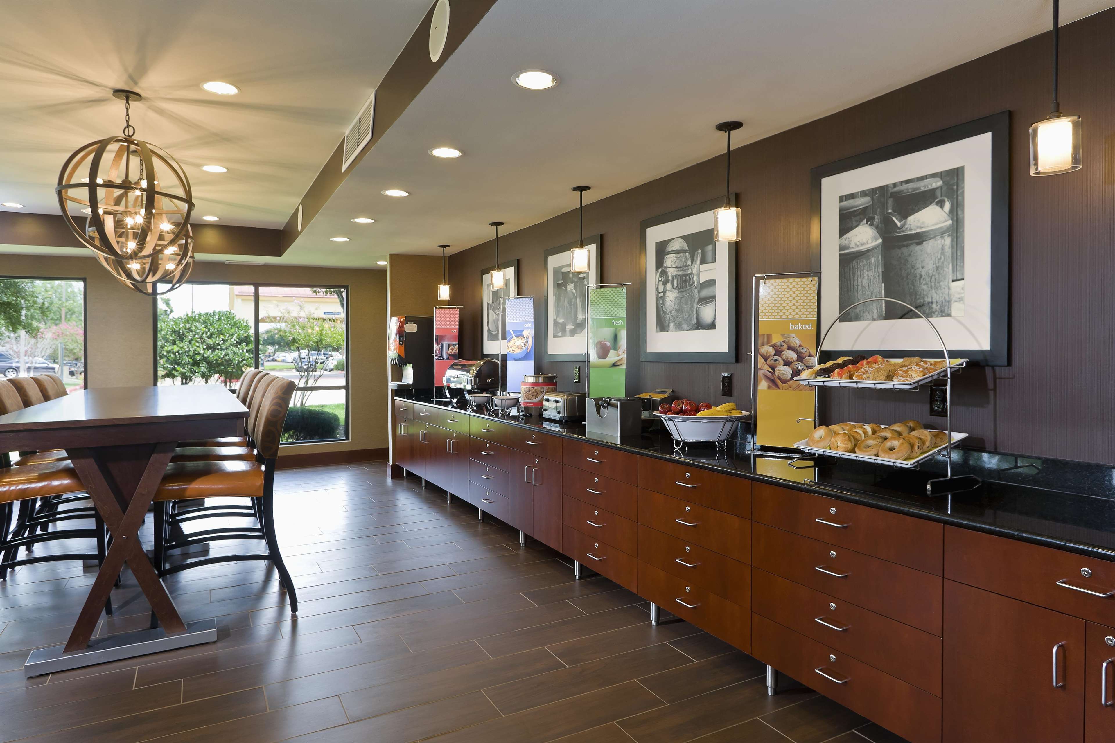 Hampton Inn Houston/Stafford Photo