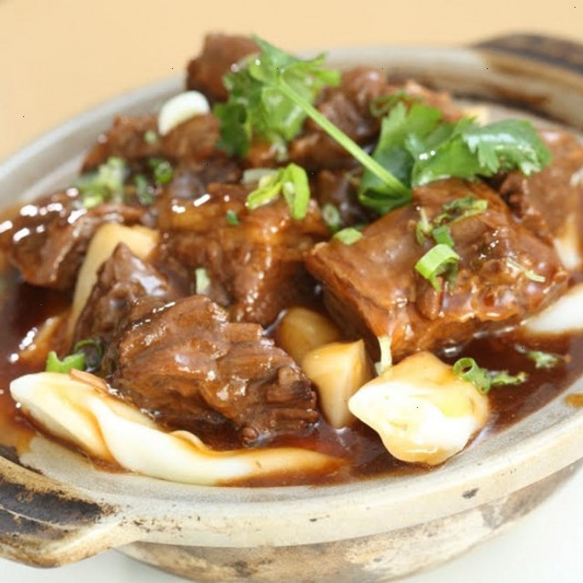 Braised Beef Brisket Rice Noodle Roll Clay Pot