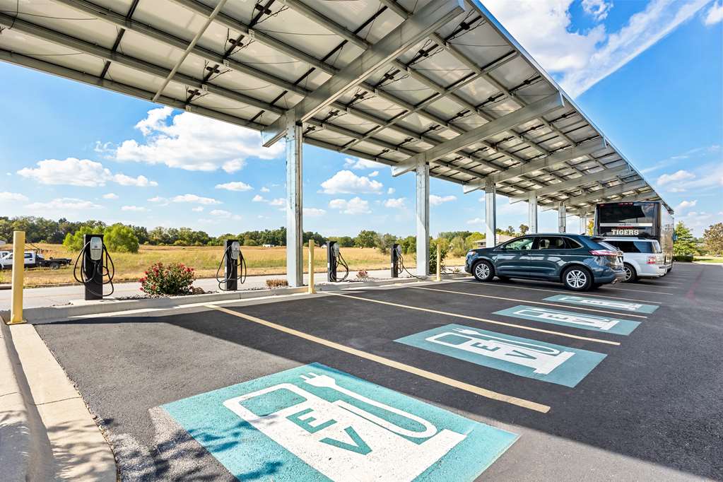 Best Western Plus Bolivar Hotel & Suites Image