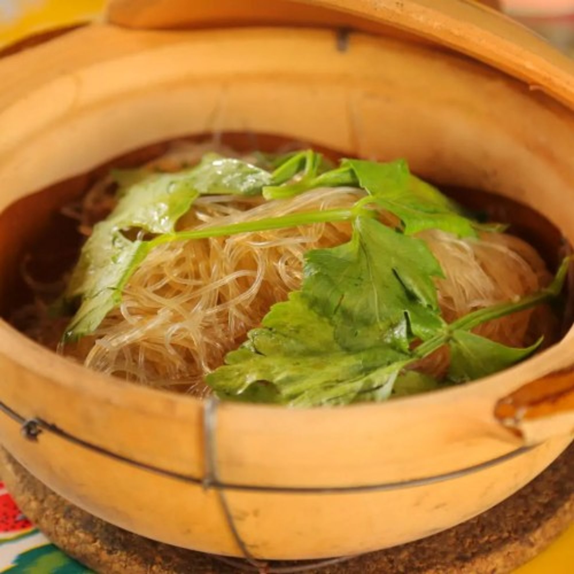Oyster & Vermicelli in Clay Pot