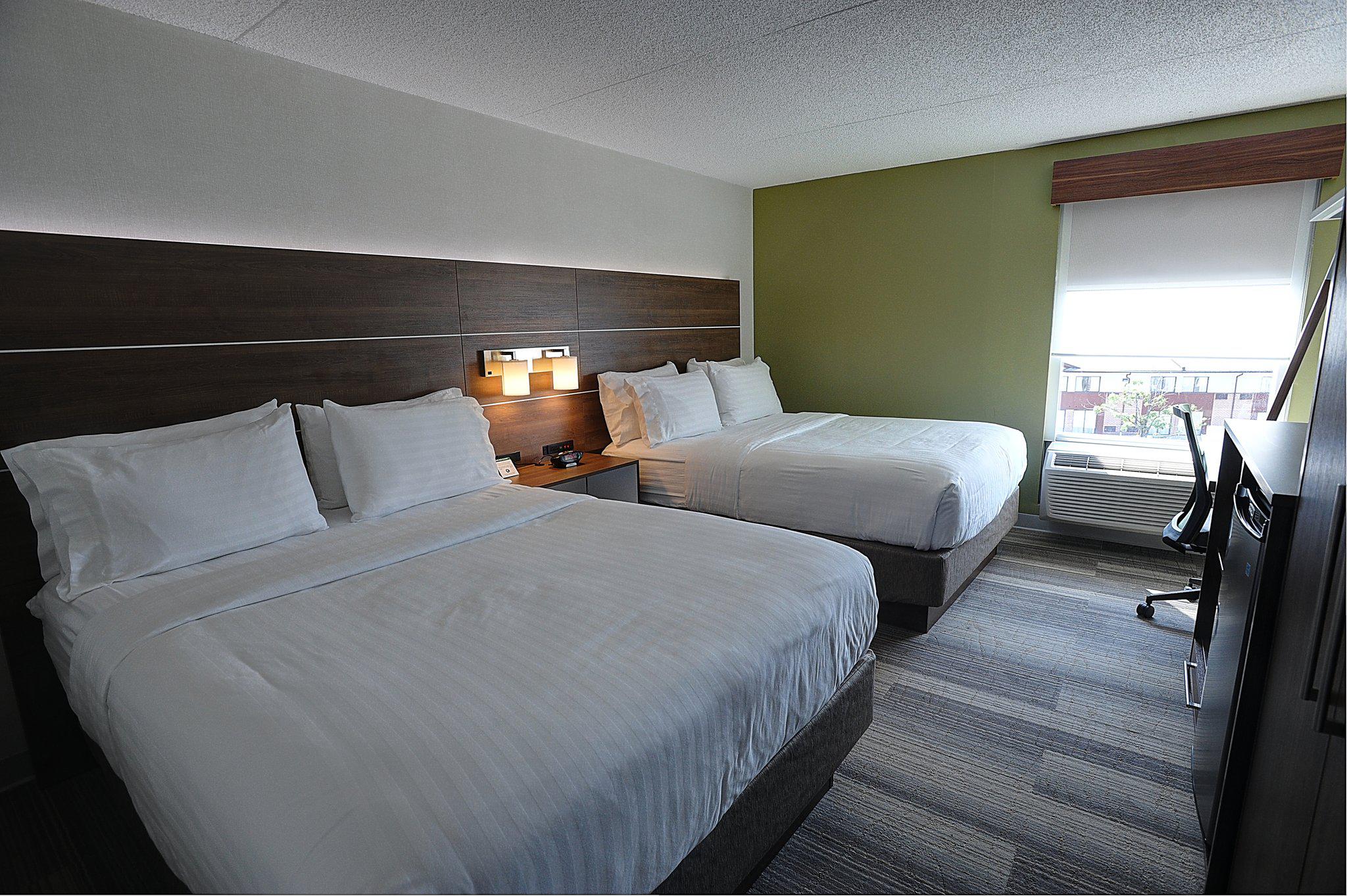 Holiday Inn Express & Suites Toronto Airport West, an IHG Hotel Mississauga