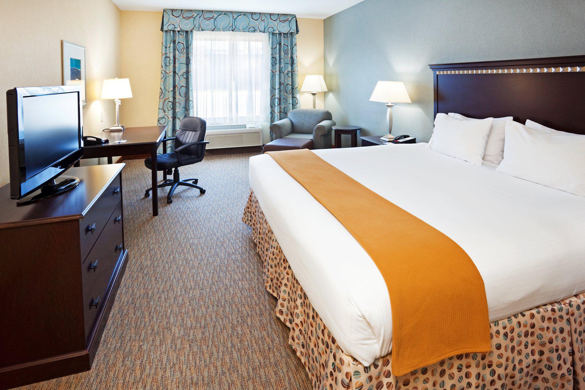 Holiday Inn Express & Suites Smyrna-Nashville Area Photo