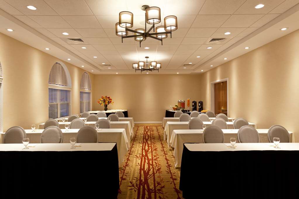 DoubleTree by Hilton Hotel Cape Cod - Hyannis Image