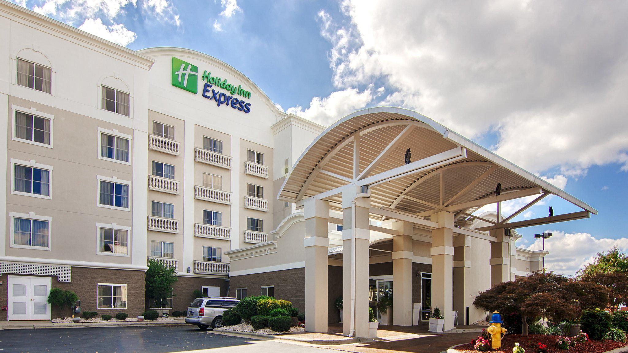 Holiday Inn Express & Suites Mooresville - Lake Norman Photo