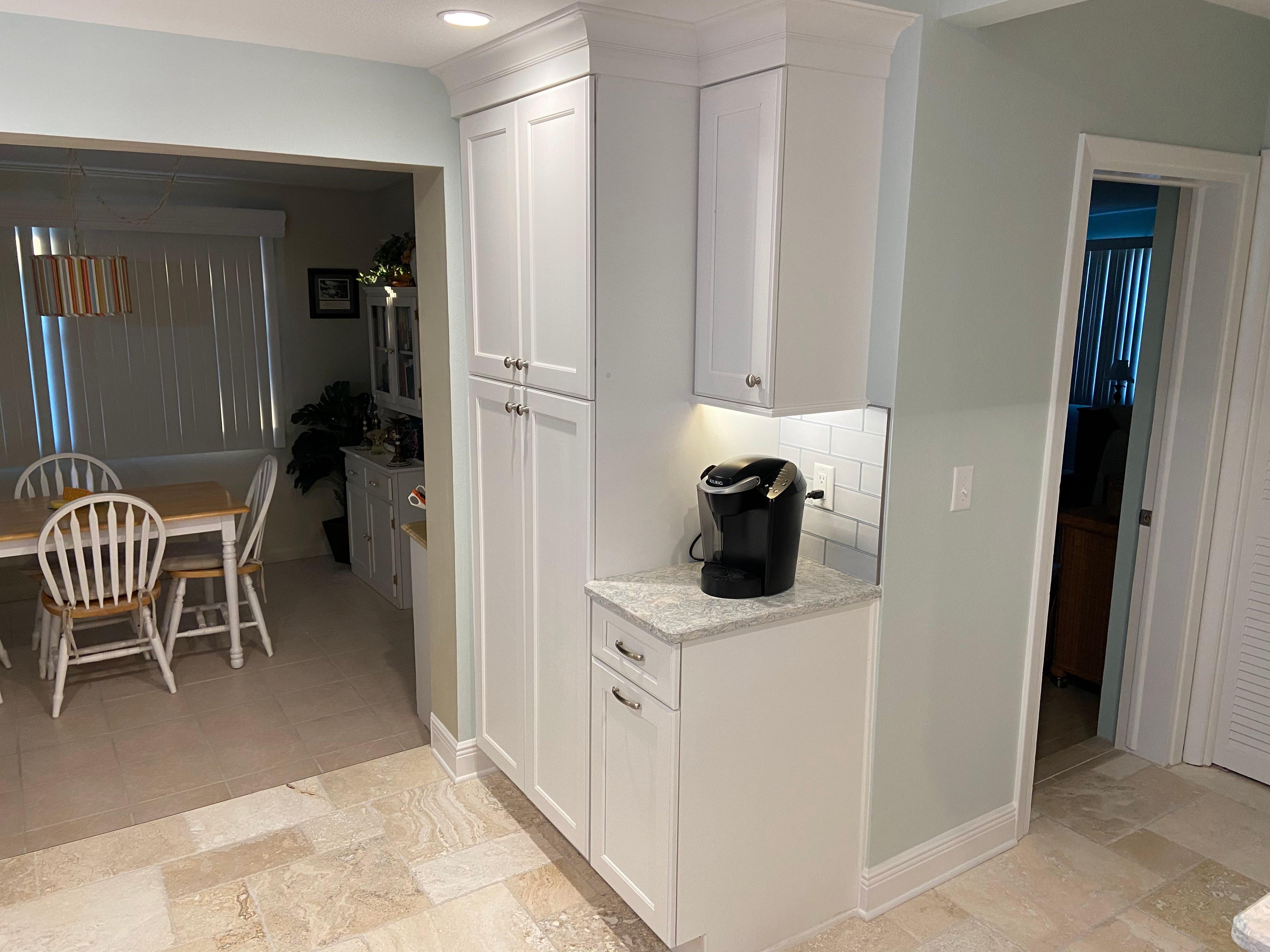 Island Kitchens & Baths Inc Image