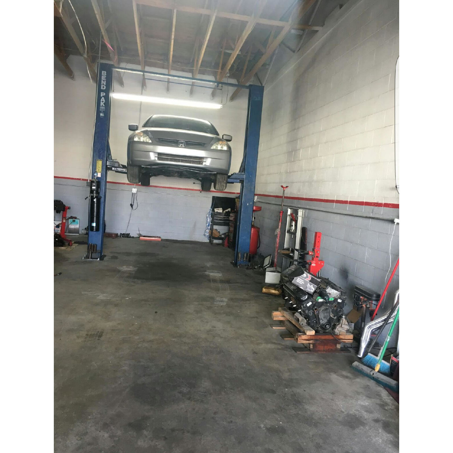 J.R  Auto Repair Machine Shop Logo