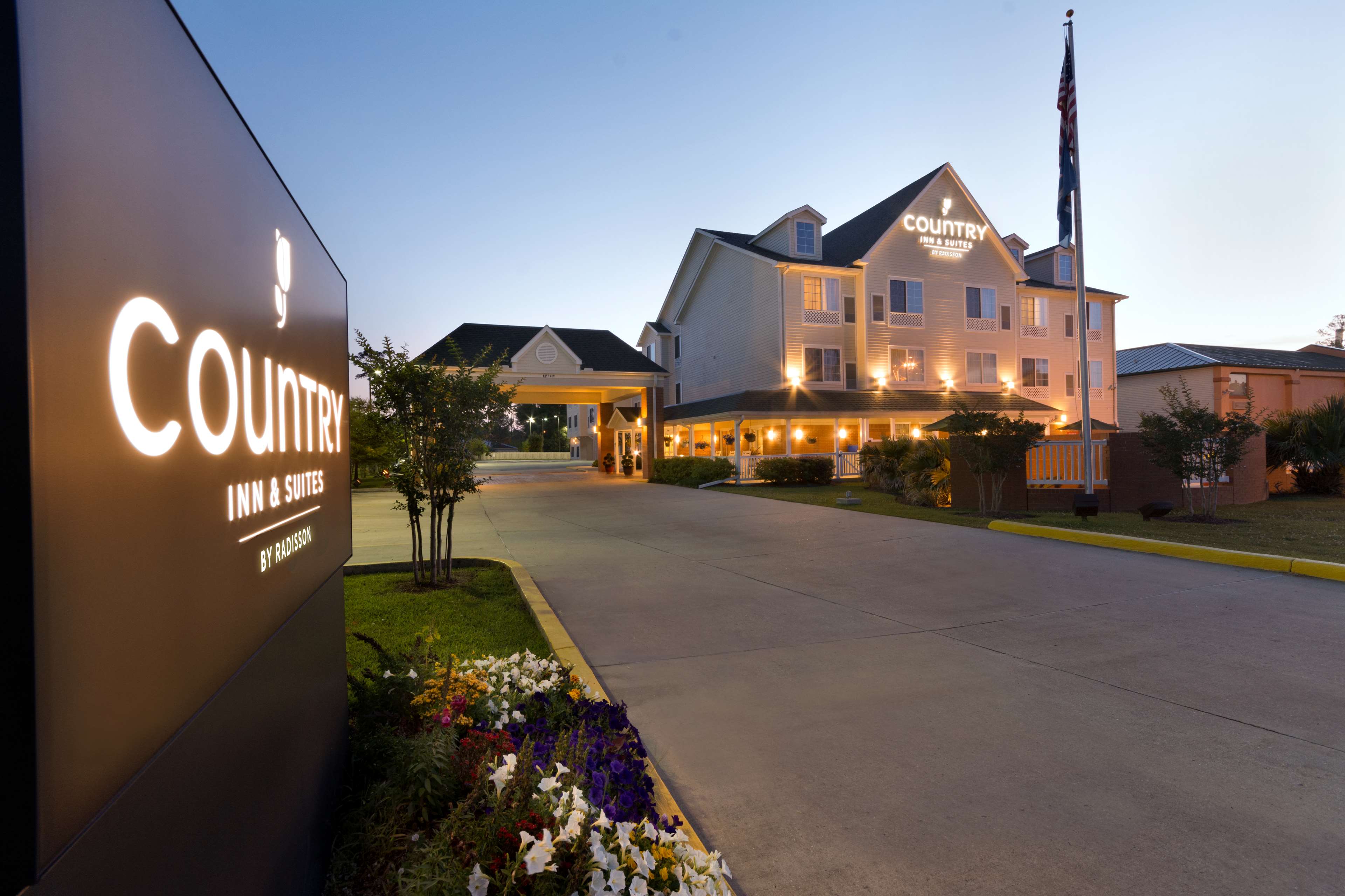 Country Inn & Suites by Radisson, Covington, LA Photo