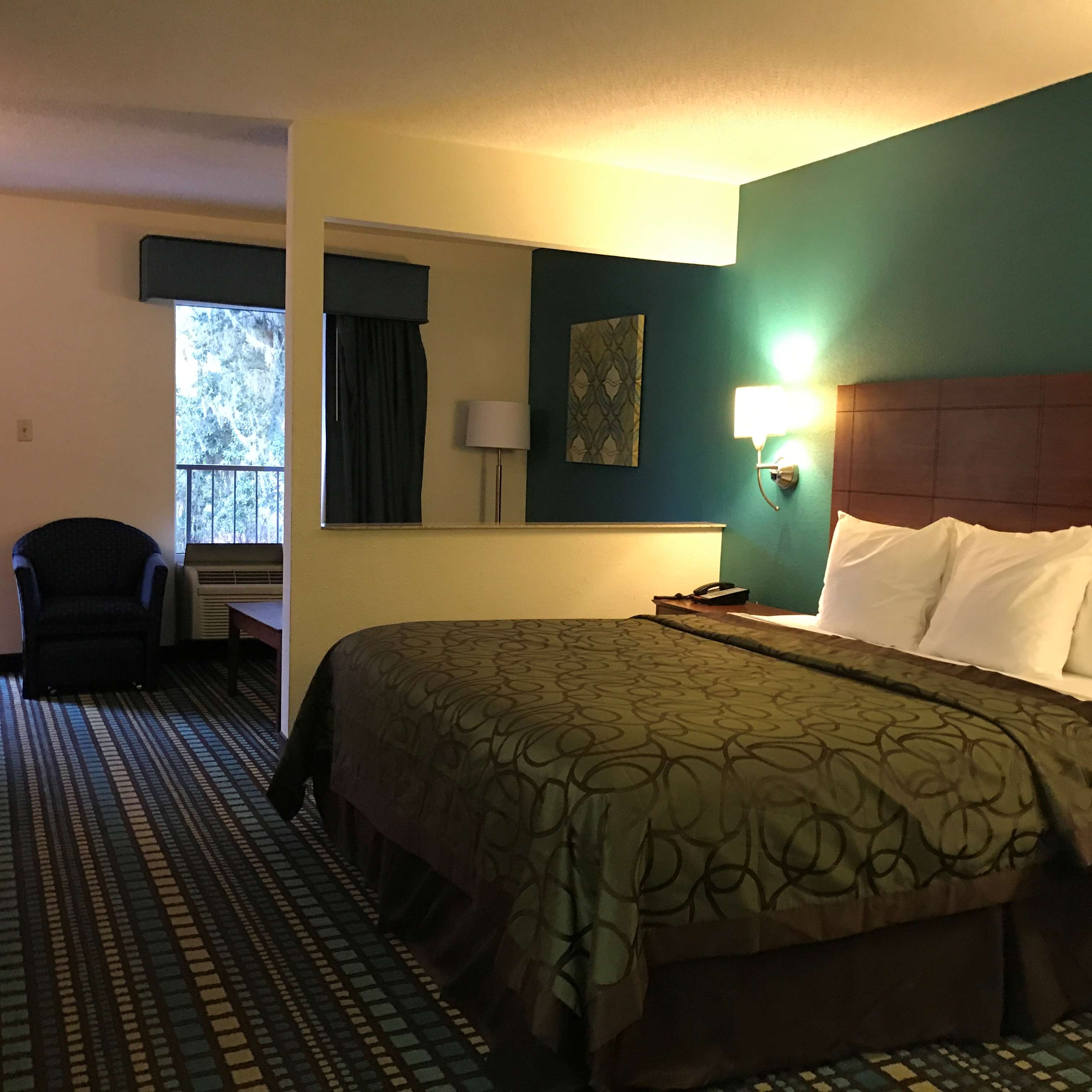 Best Western Tallahassee-Downtown Inn & Suites Photo