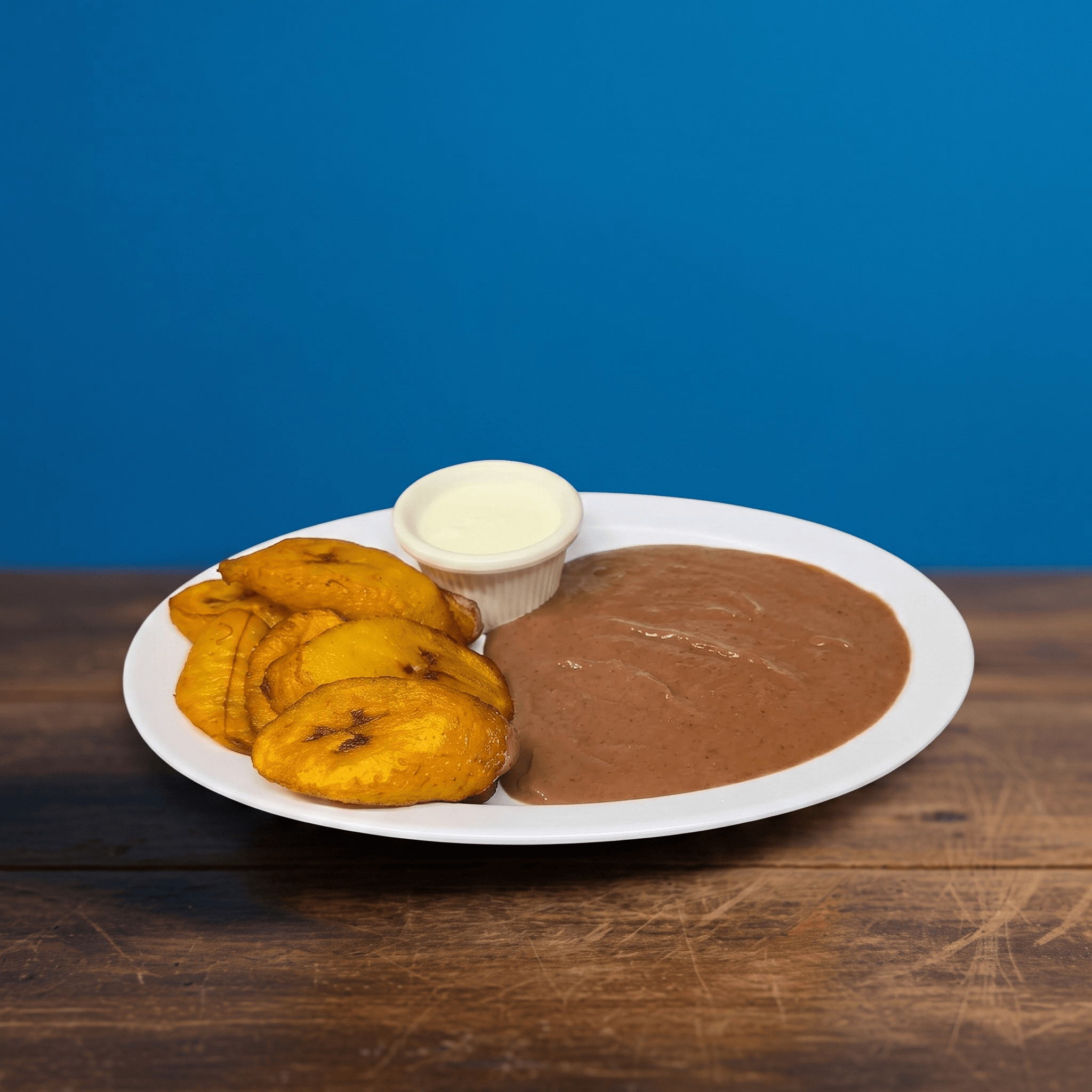 Platano con Frijoles Fritos & Crema