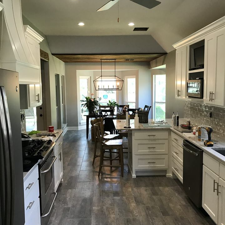 LL Remodeling, LLC Logo