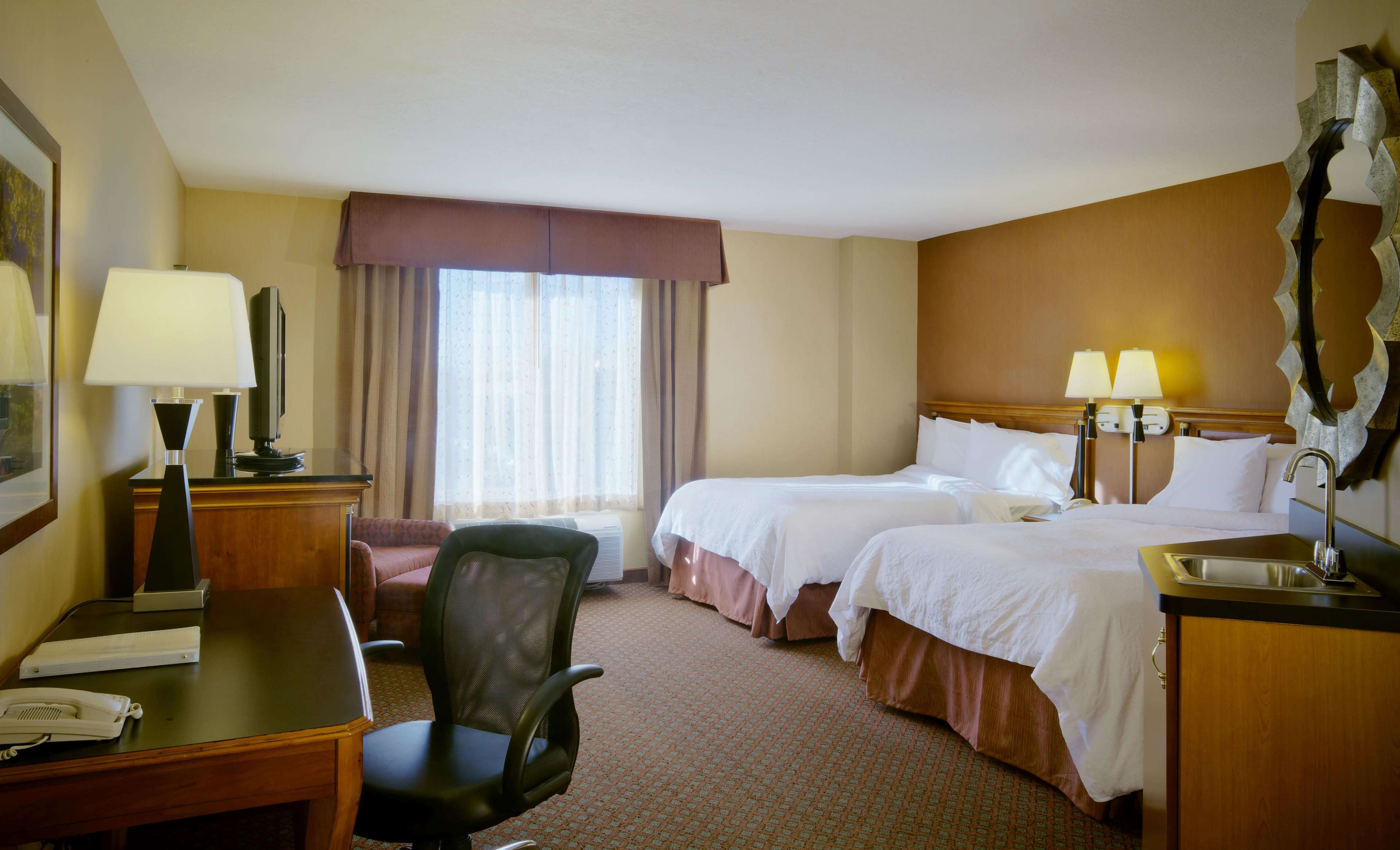 Hampton Inn & Suites Salt Lake City Airport Photo