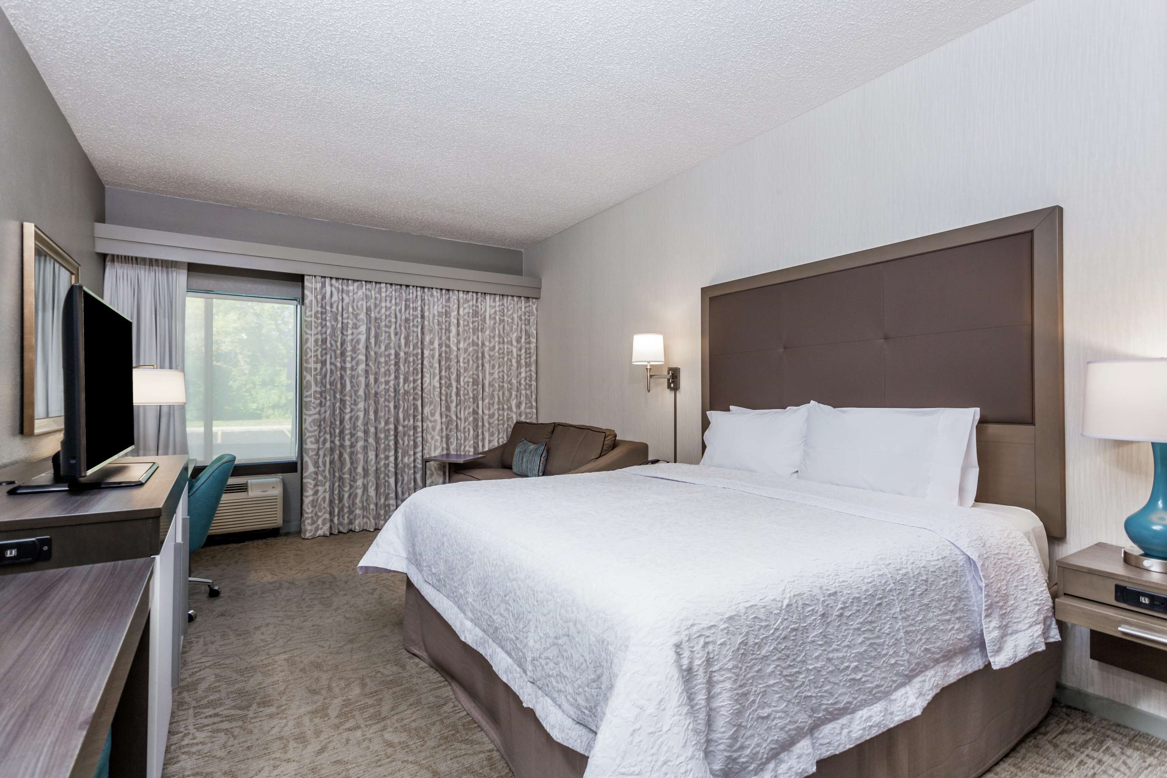 Hampton Inn Milwaukee-Airport Photo