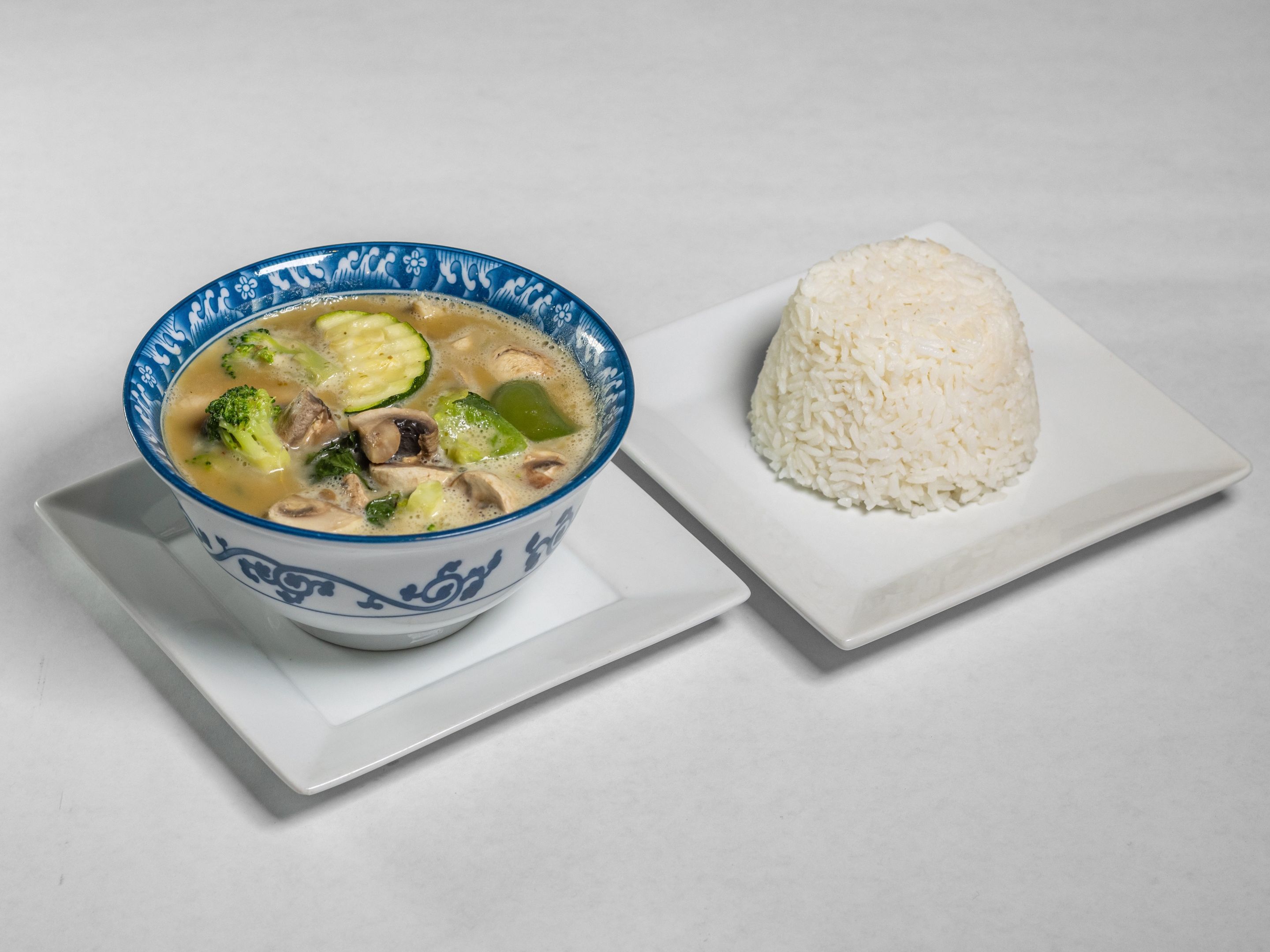 Kang Kew Wan (Green Curry) Dinner