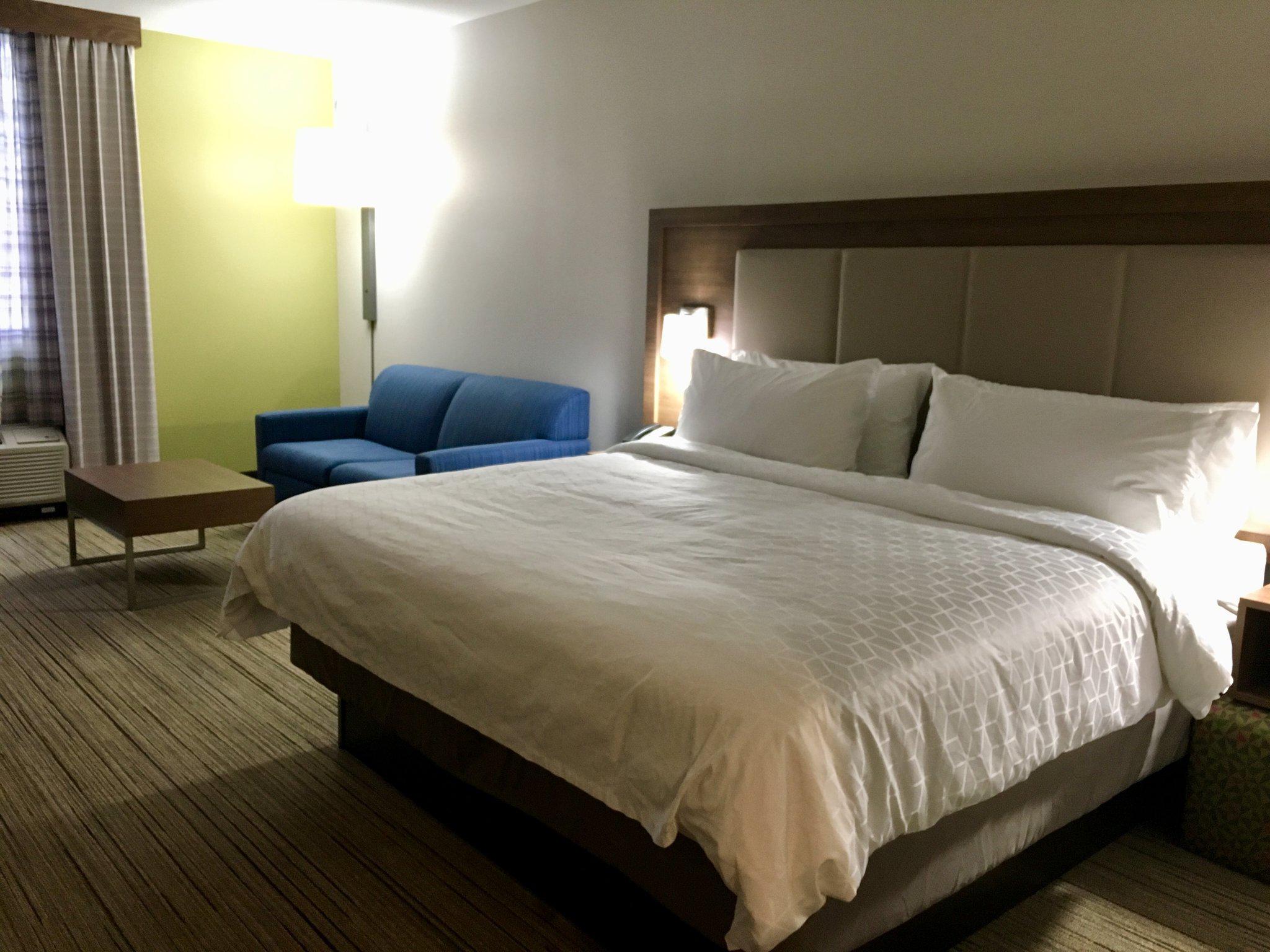 Holiday Inn Express Grand Island - Niagara Falls Photo