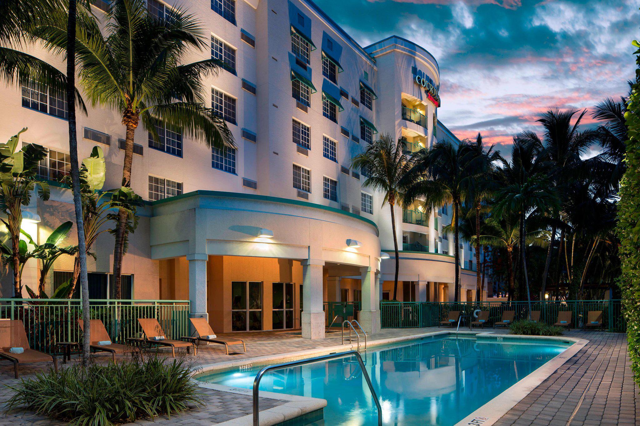 Courtyard by Marriott Fort Lauderdale Airport & Cruise Port Photo