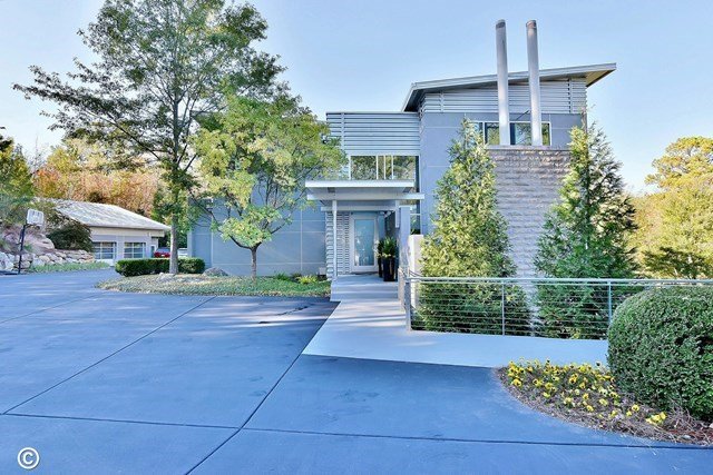 Images Lisa Raines, Realtor