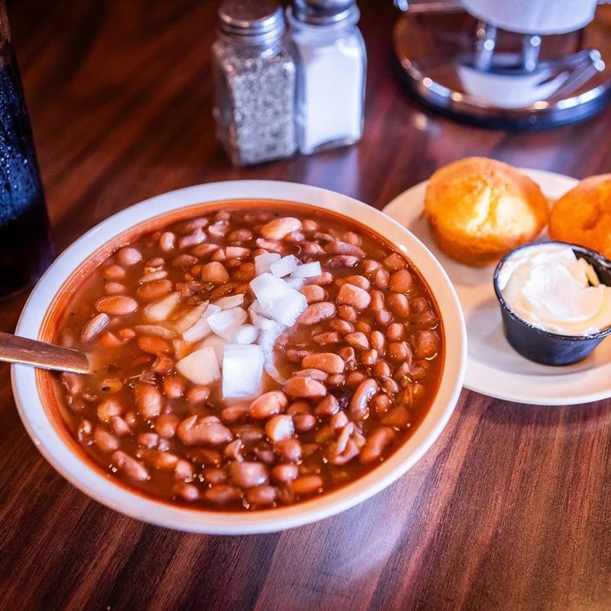 Beans (16 oz) & Cornbread (2)