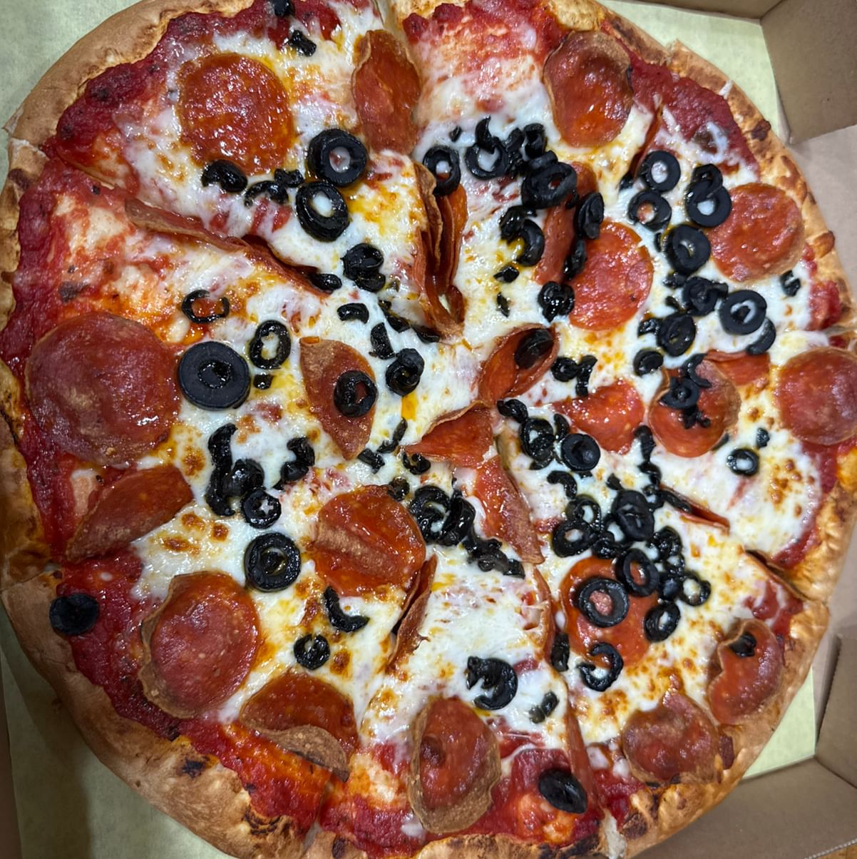 Pepperoni & Olives Pizza