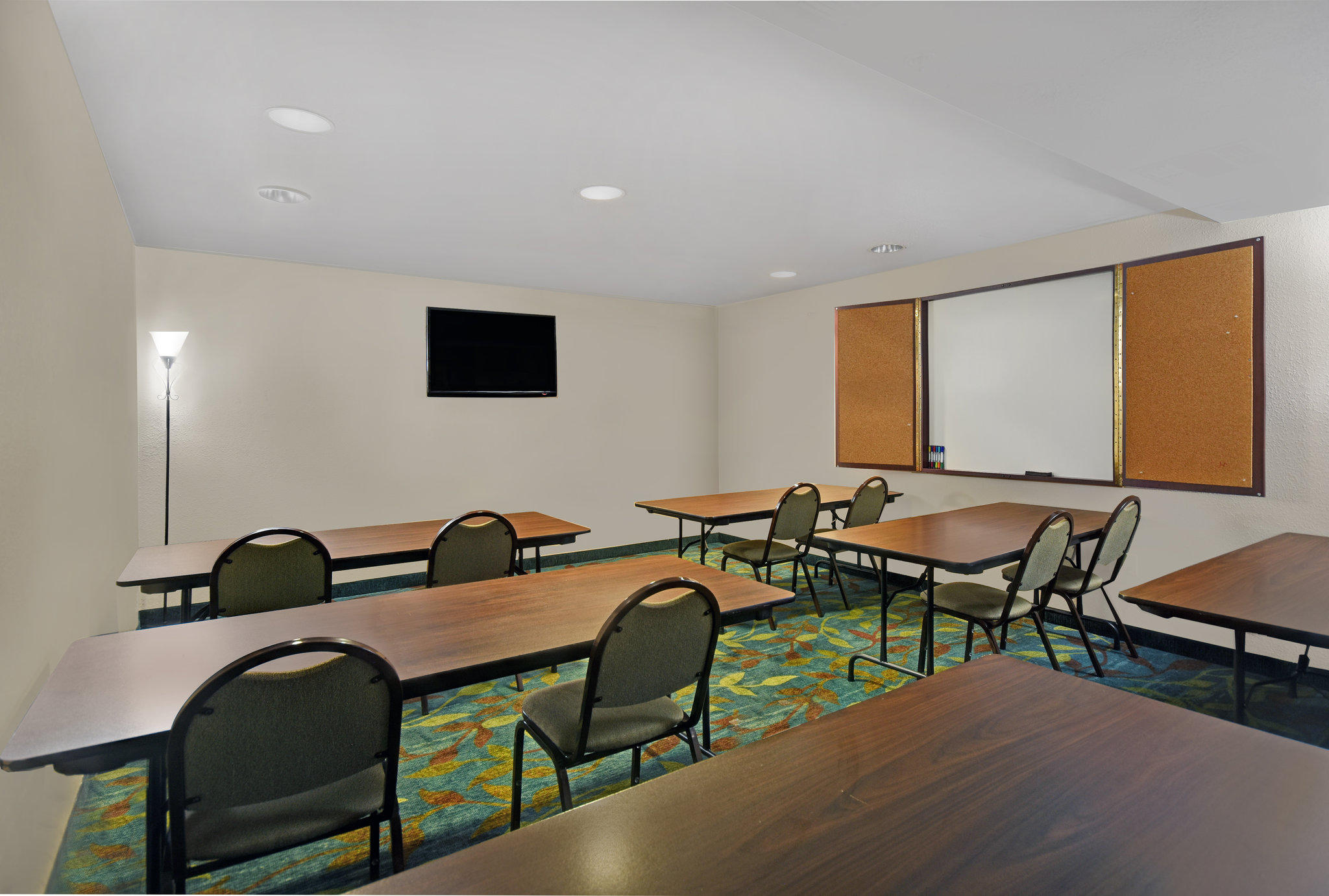 Candlewood Suites Columbia-Ft. Jackson Photo