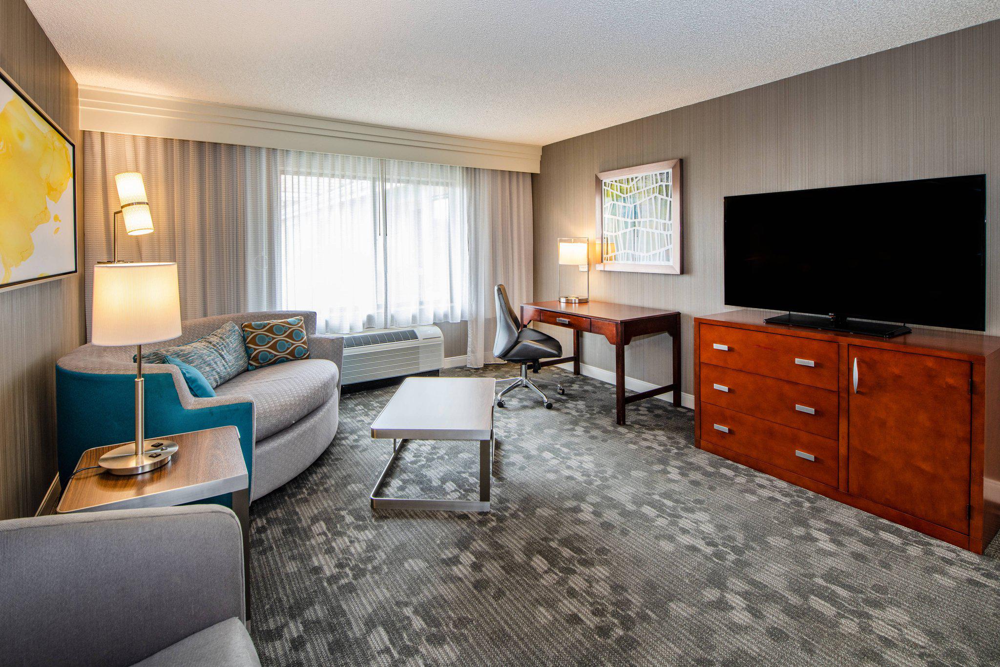 Courtyard by Marriott Oakland Airport Photo