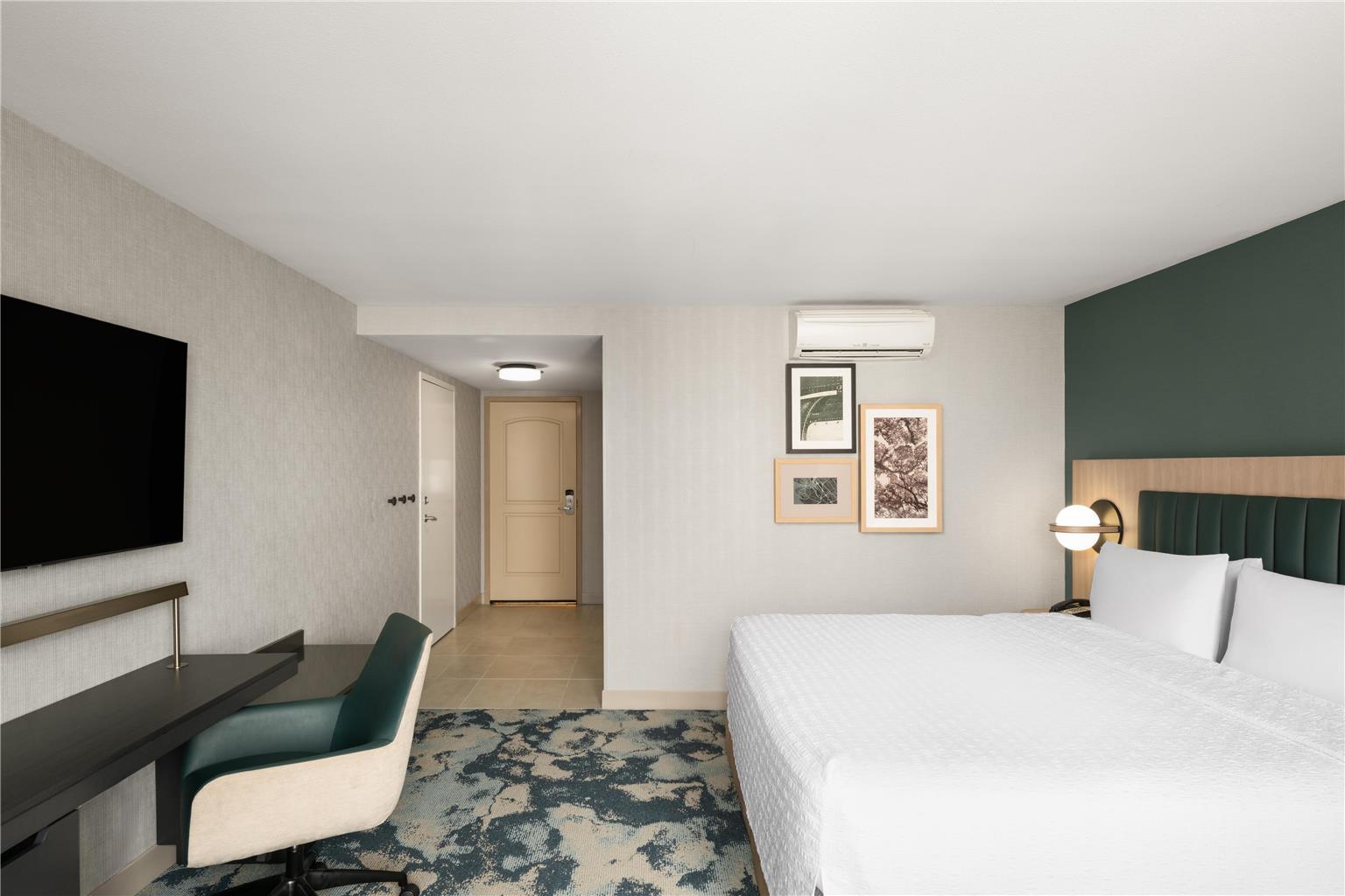 Hampton Inn & Suites Oakland Airport-Alameda Image