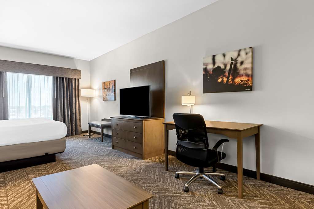 Best Western Plus Bolivar Hotel & Suites Image