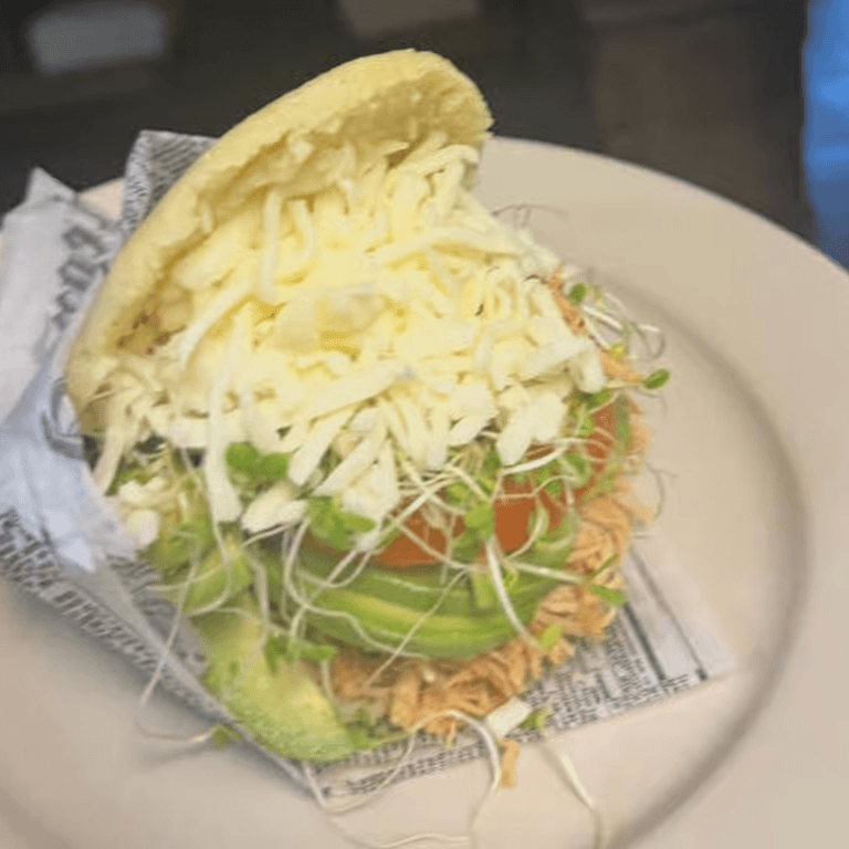 Vegetarian Con Pollo Arepa