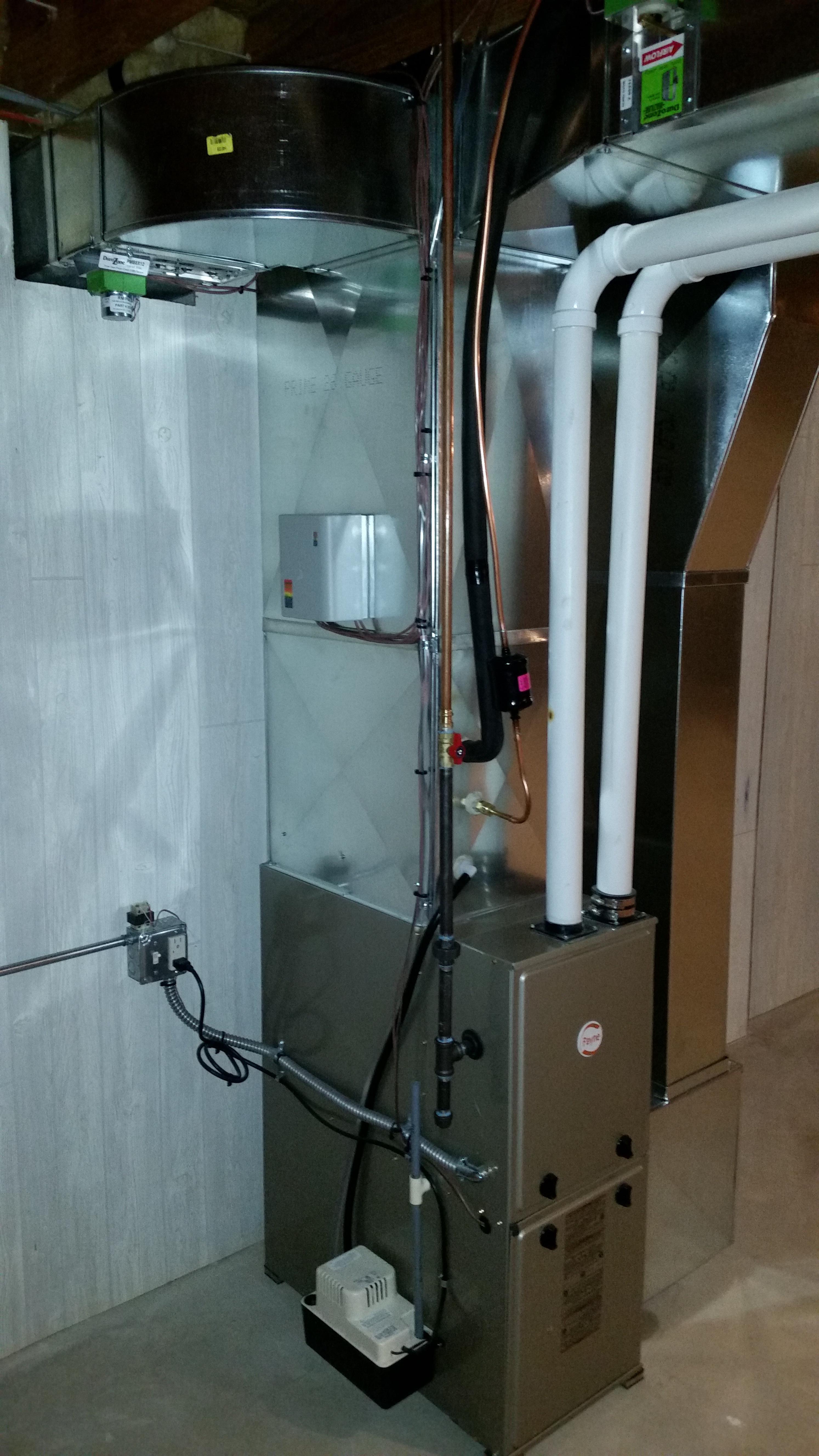 Universal Heating and Cooling Logo