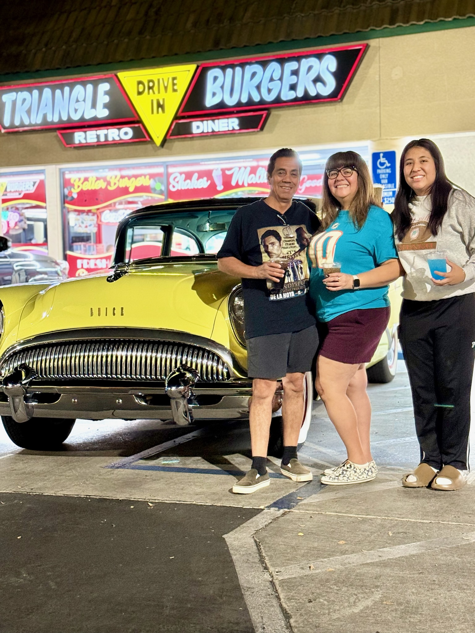 Triangle Drive In Burgers(Airport) Image
