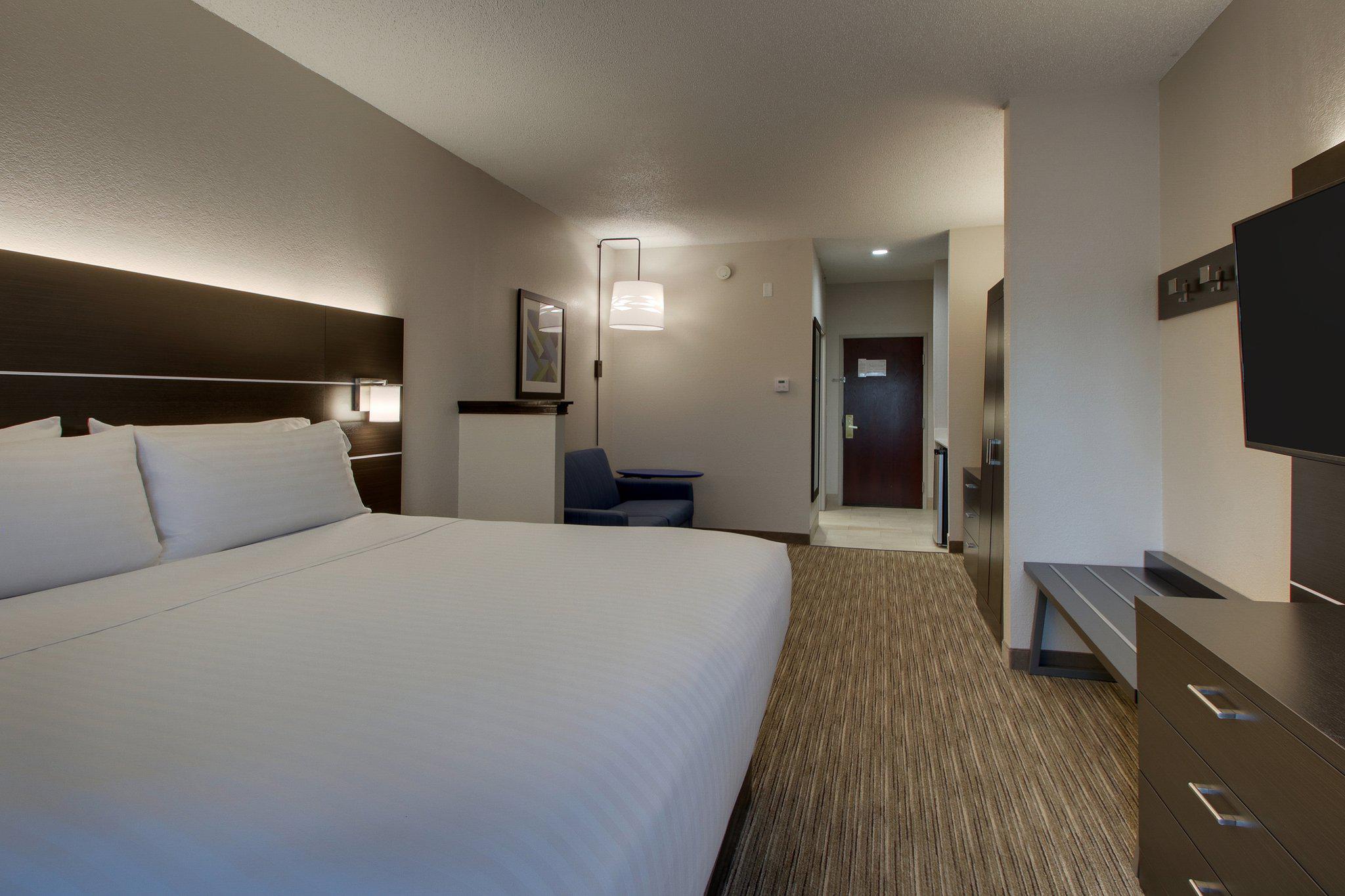 Holiday Inn Express & Suites Lebanon Photo