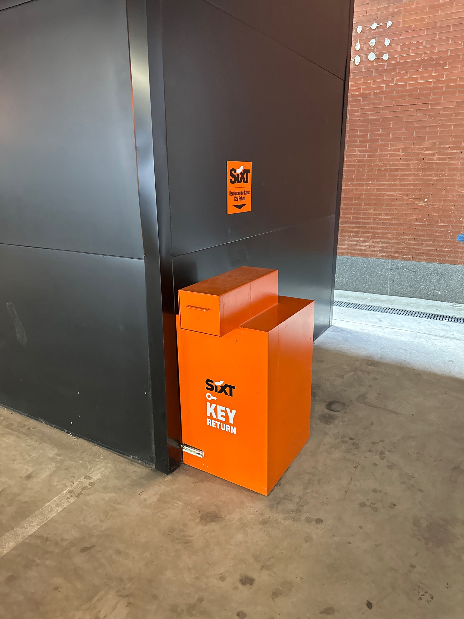 SIXT - Madrid Atocha Estaci&oacute;n 30