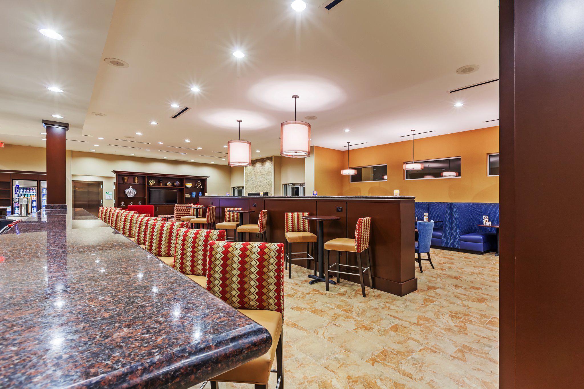 Holiday Inn Plano - the Colony Photo