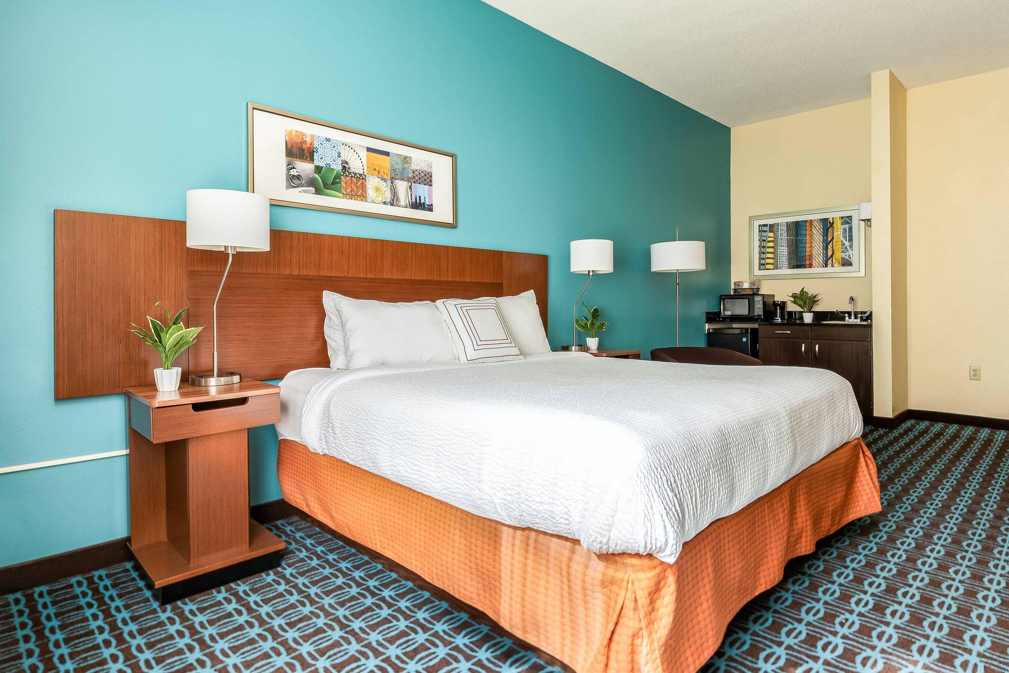 Fairfield Inn by Marriott Charlotte Northlake Photo