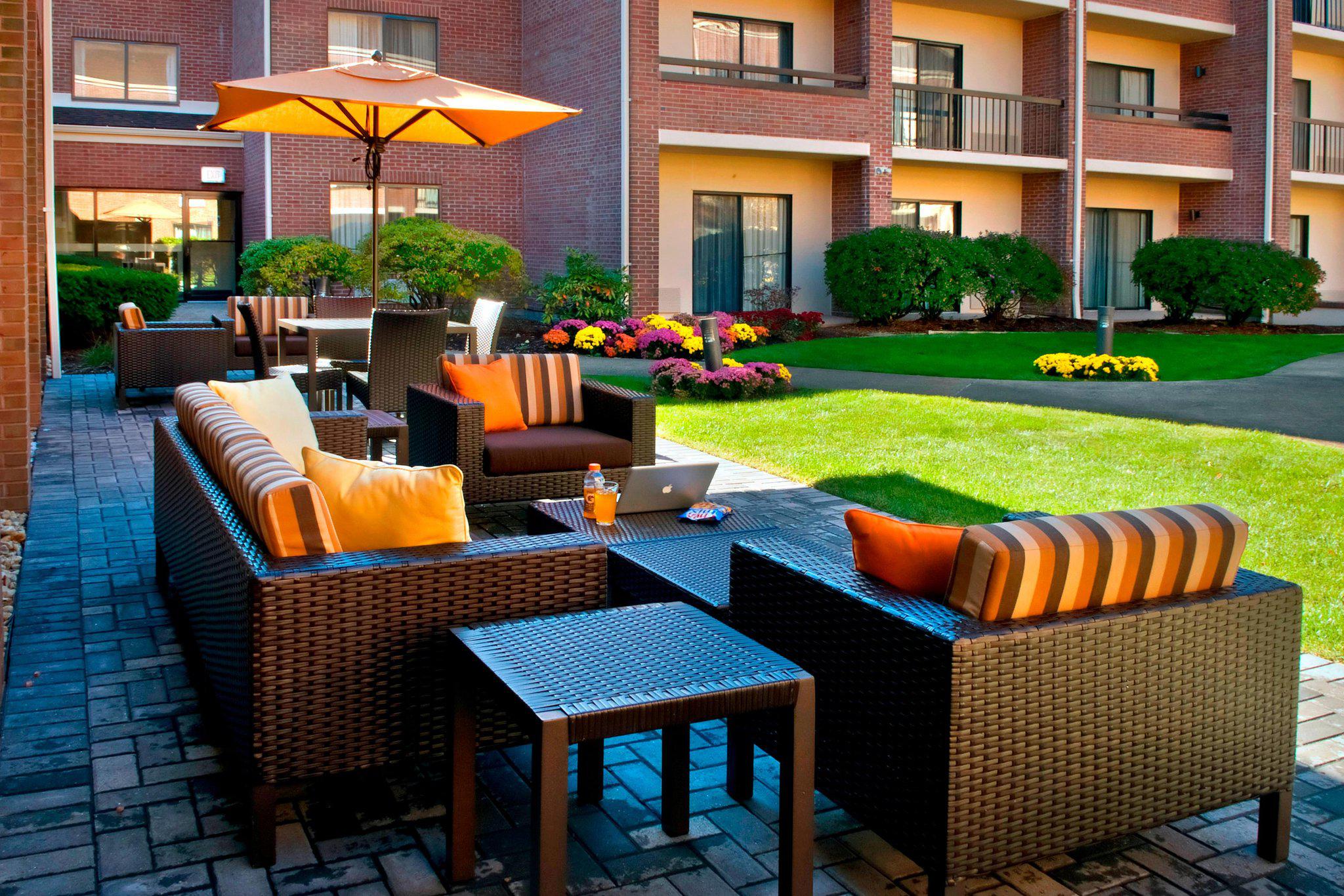 Courtyard by Marriott Boston Foxborough/Mansfield Photo