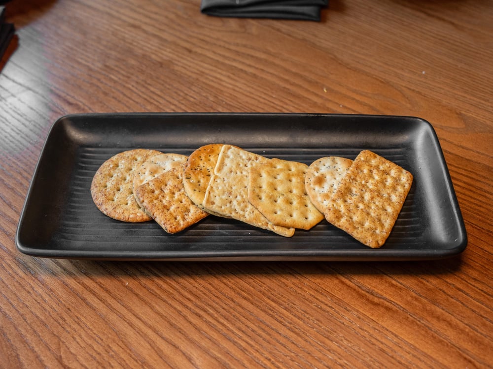 SIDE CRACKERS (8)