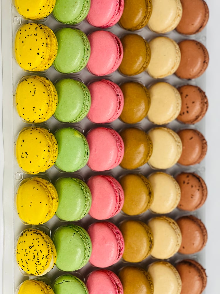 Assorted French Macaroons (Vgtn)(GF)