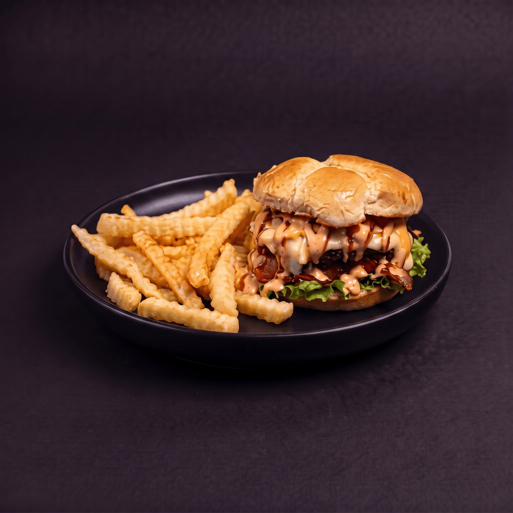 Hamburguesa Yumbo con Papa Fritas / Hamburger with French Fries