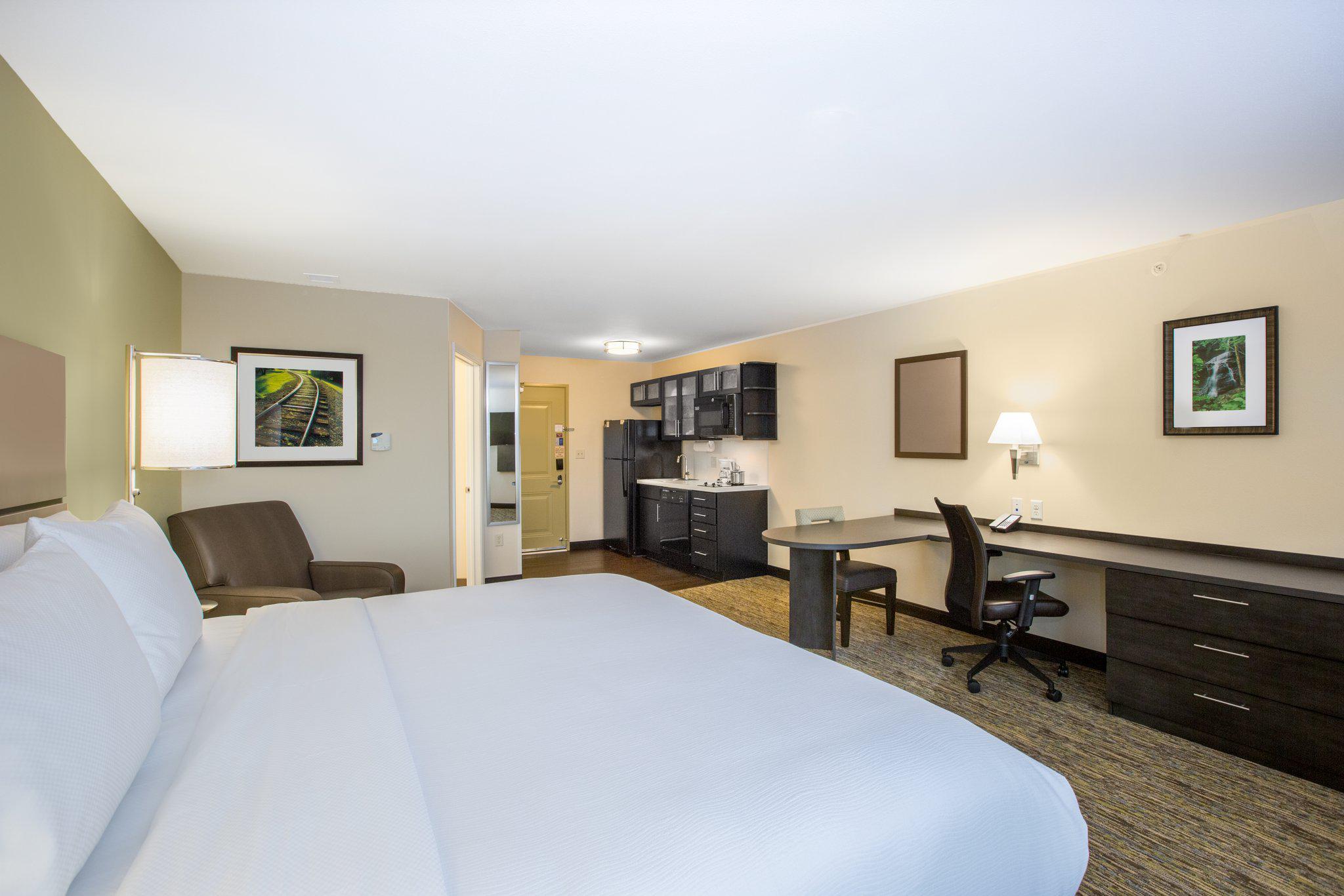 Candlewood Suites Omaha - Millard Area Photo