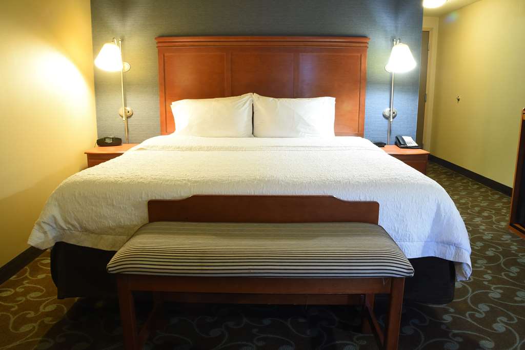 Hampton Inn & Suites Chicago Deer Park Image