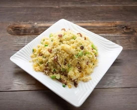 R07 Salty Fish Chicken Fried Rice 鹹魚雞粒炒飯