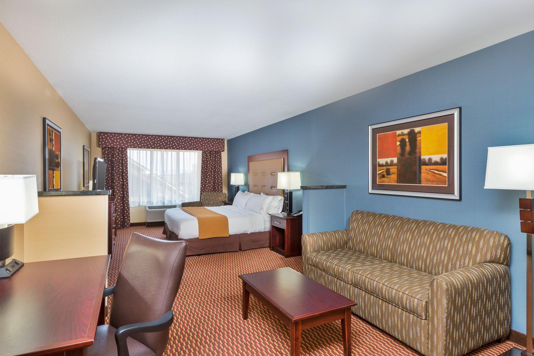 Holiday Inn Express & Suites Helena Photo