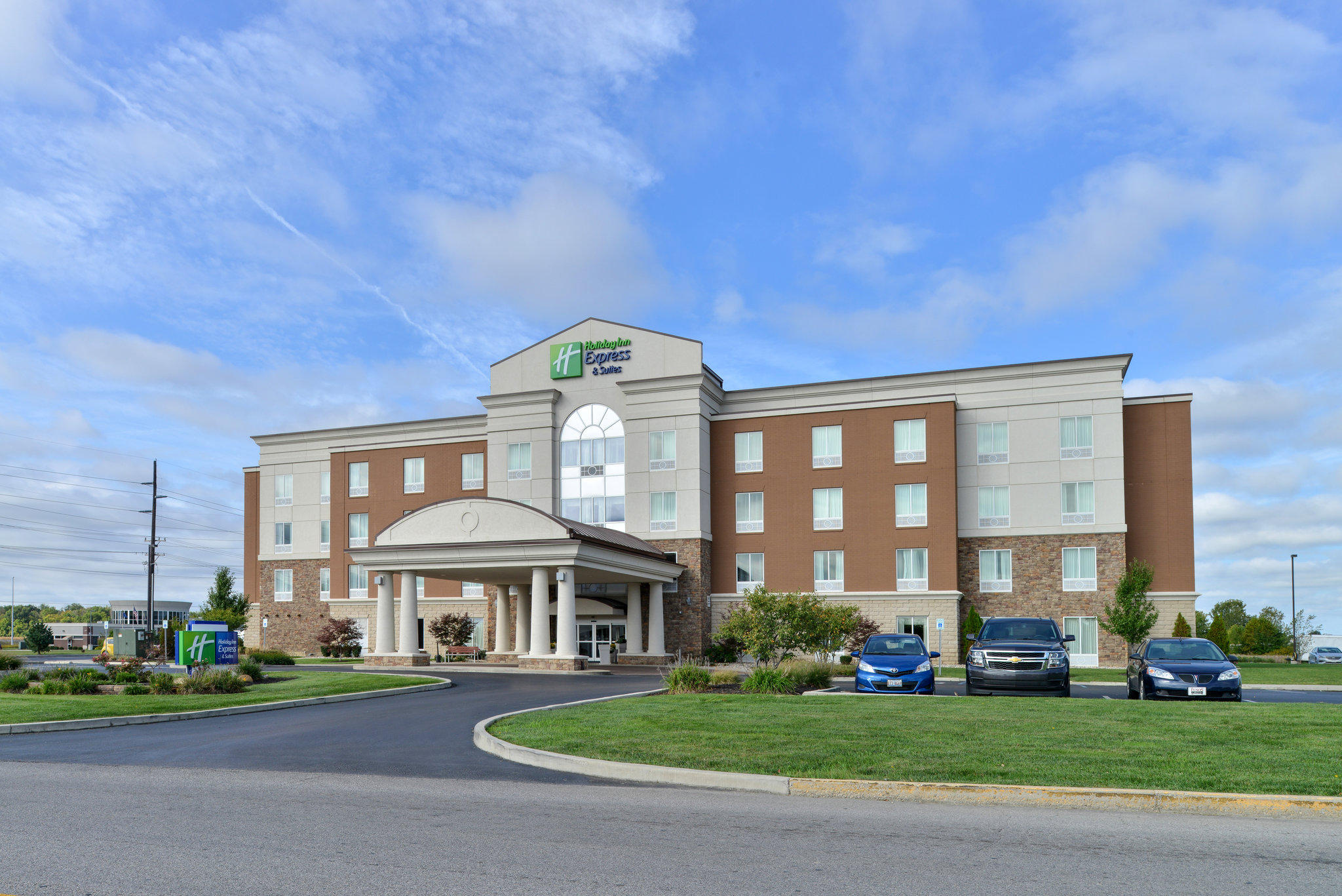 Holiday Inn Express & Suites Terre Haute Photo