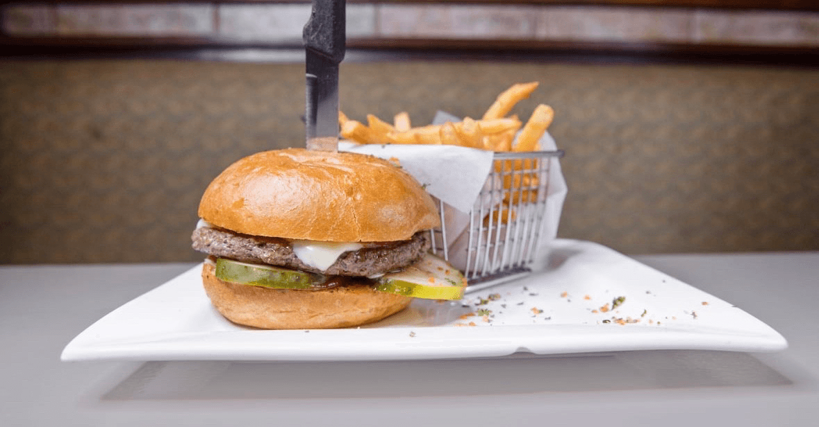 1/2 lb Cheeseburger