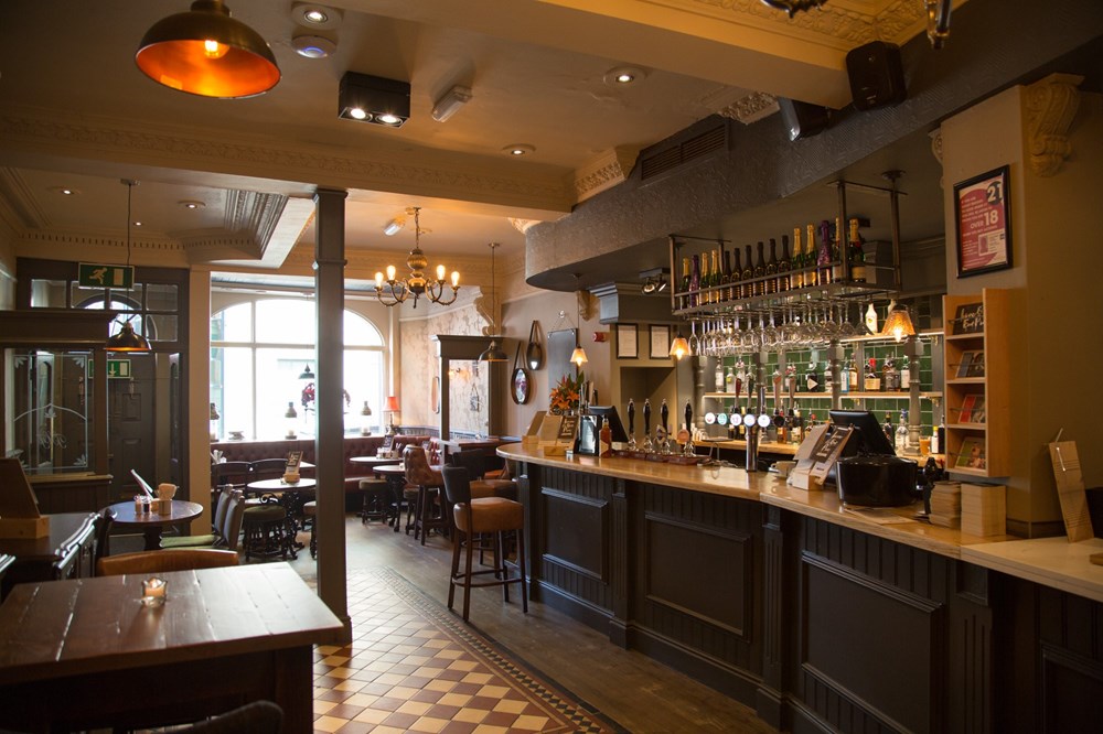 Images The Town Hall Tavern