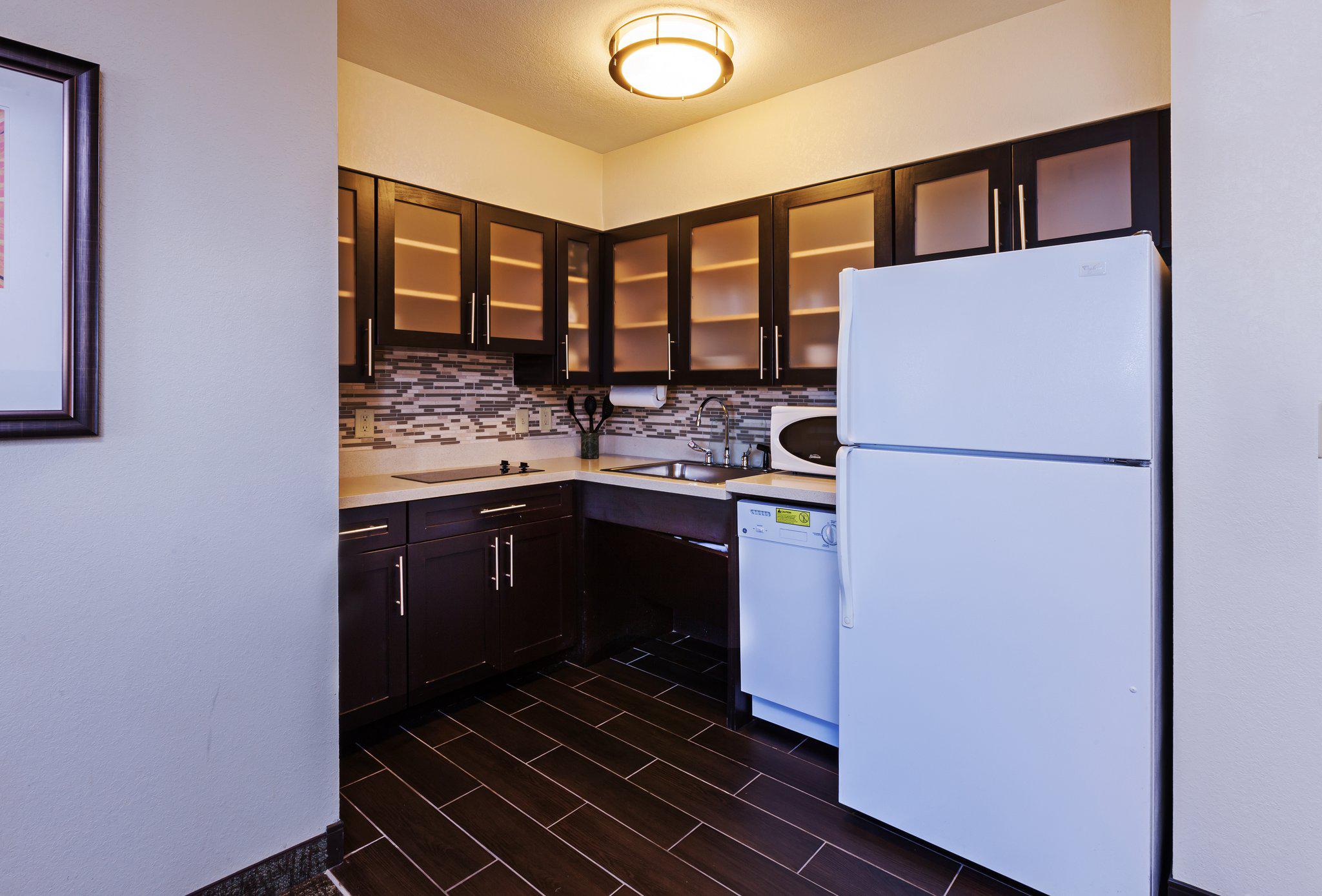 Staybridge Suites Tulsa-Woodland Hills Photo