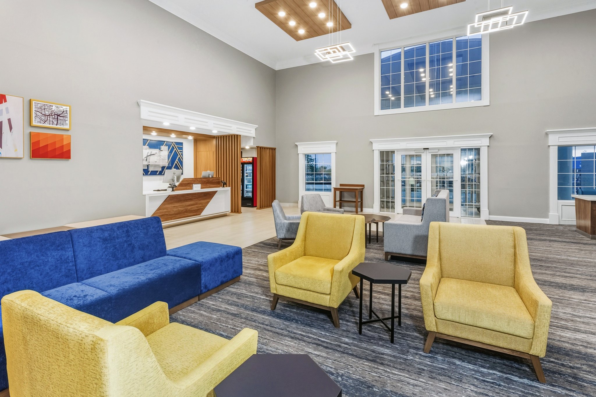 Holiday Inn Express & Suites Bloomington - Normal by IHG Image