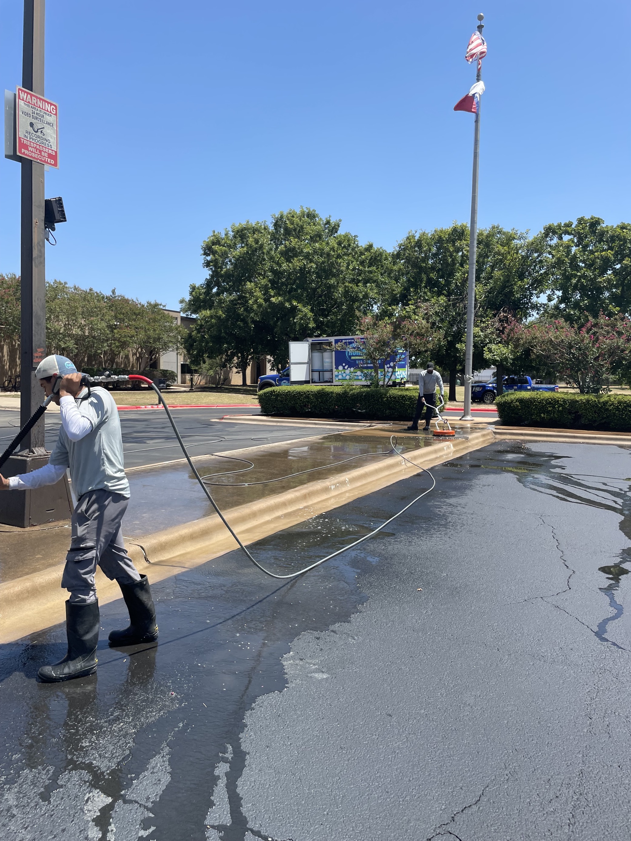 Rolling Suds Power Washing Image
