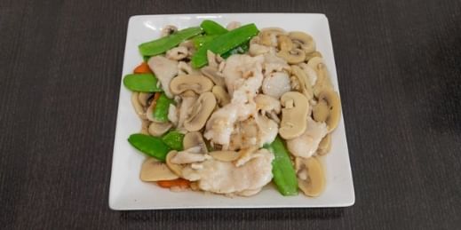 Moo Goo Gai Pan / 蘑菇鸡片