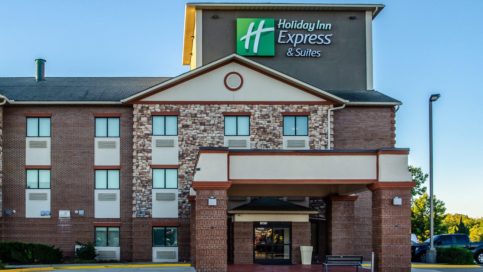 Holiday Inn Express & Suites Olathe South Photo